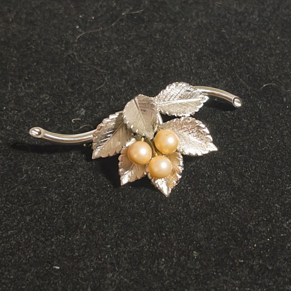 Bond Boyd sterling silver brooch